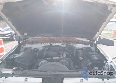 1999 GMC Suburban 2500 Sl from USA, damaged, VIN 3GKGC26R1XG501867